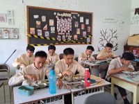 Ribuan Siswa MAN 2 Padang Nikmati MBG Basah Perdana