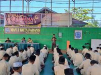 Pesantren Ramadhan MAN 2 Padang Ditutup, Siswa Diminta Memakmurkan Masjid