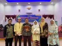 20 Siswa MAN 2 Padang Terima Zakat UPZ Kanwil Kemenag Rp1 Juta per Orang