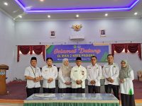 Yasril Ingatkan Akhlak saat Antar Kaur TU Baru MAN 2 Padang